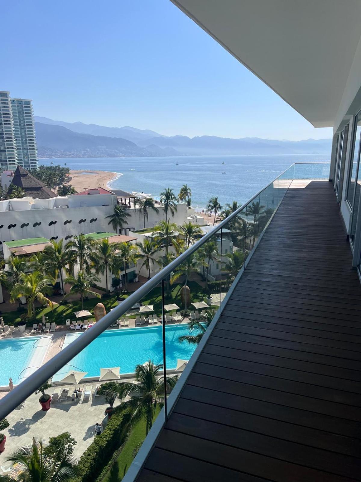 Icon Vallarta, Puerto Vallarta Bagian luar foto