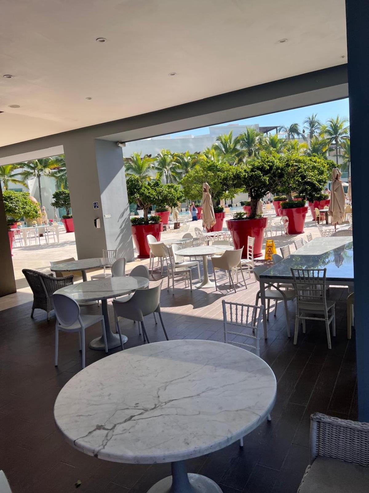 Icon Vallarta, Puerto Vallarta Bagian luar foto