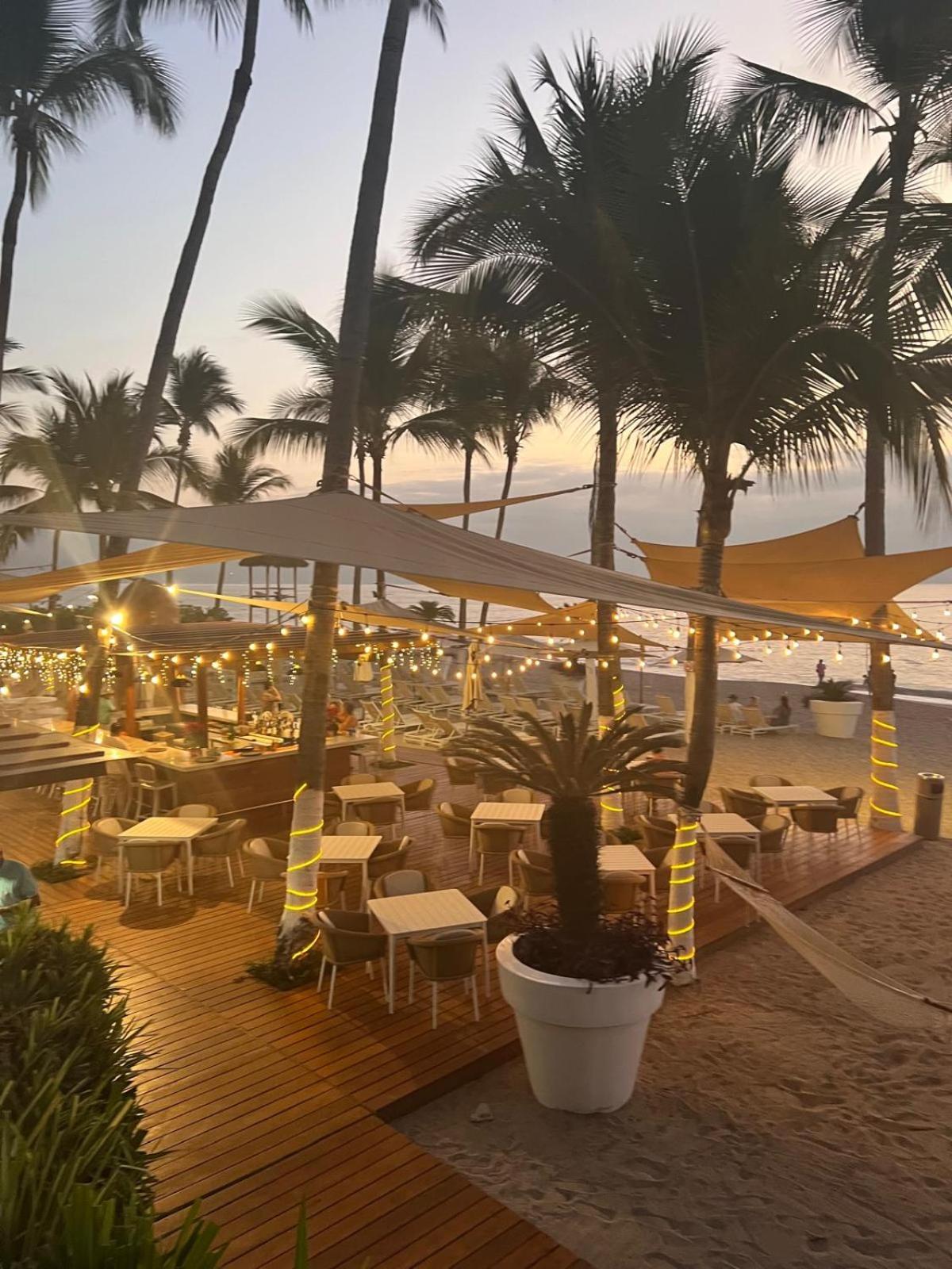 Icon Vallarta, Puerto Vallarta Bagian luar foto